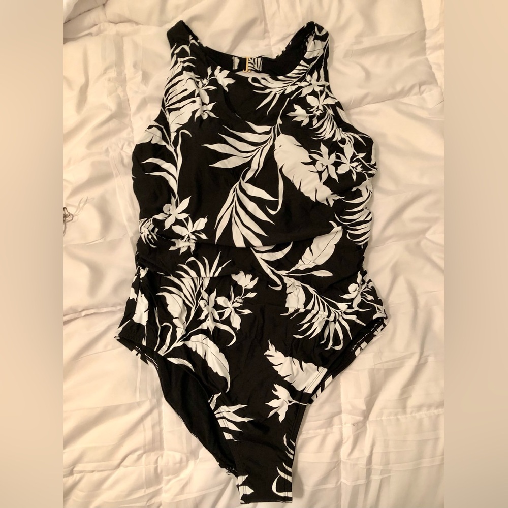 Jantzen High Neck One Piece Swimsuit Black & White, Sewn-in cups, Size 16